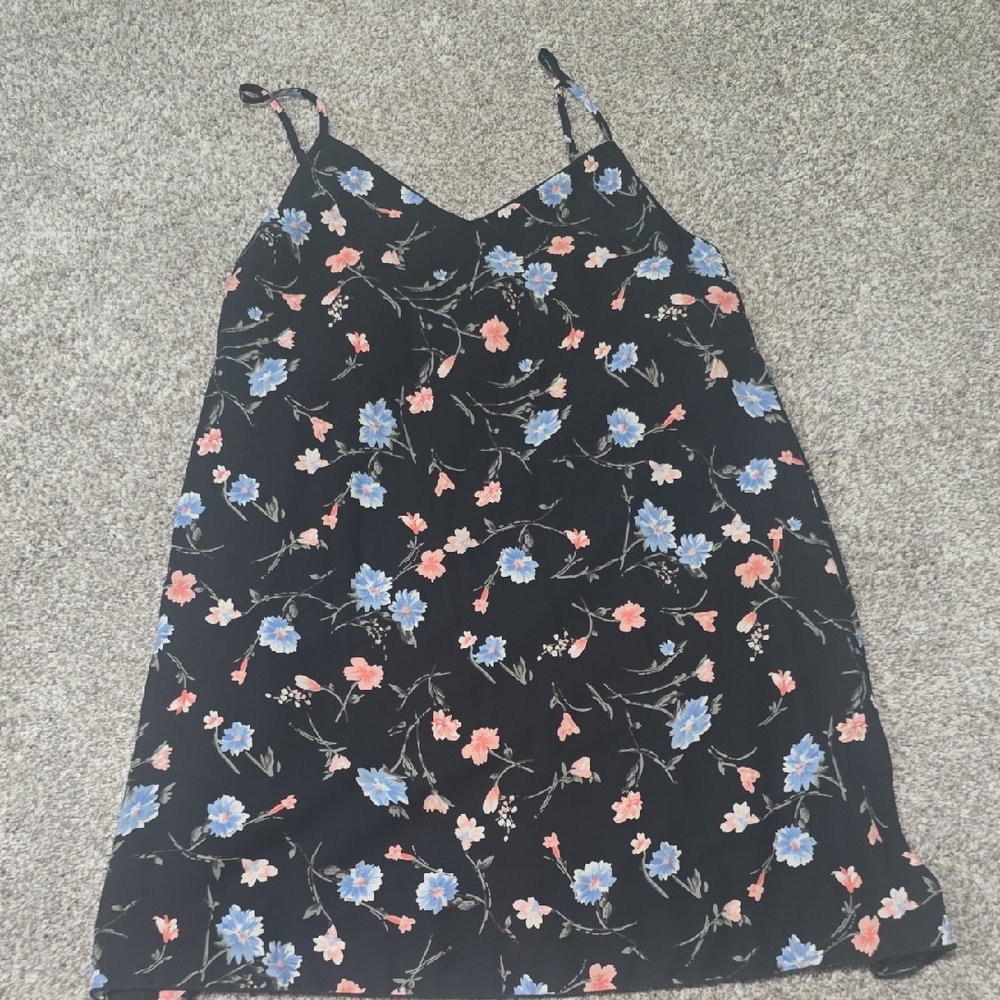I JOAH ● SIZE MEDIUM ● FLORAL BLACK MINI DRESS● SPAGHETTI STRAP SUMMER